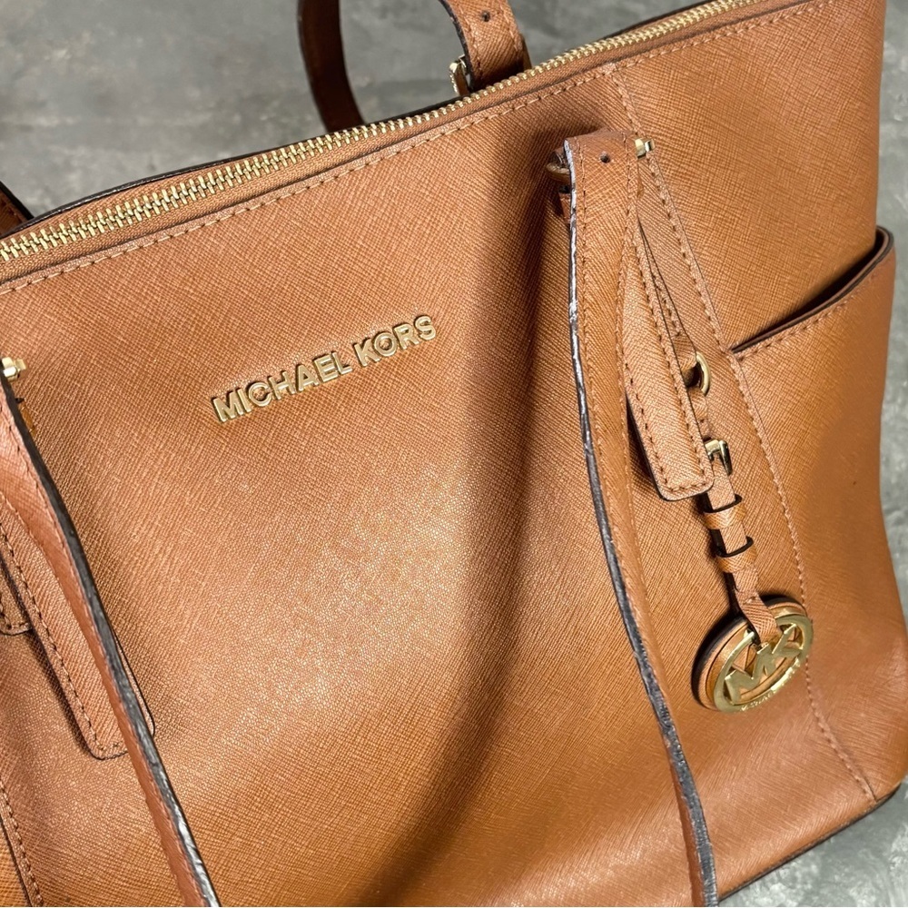 Michael Kors brown Saffiano leather Jet Set Top-Zip Tote bag - Picture 14 of 16
